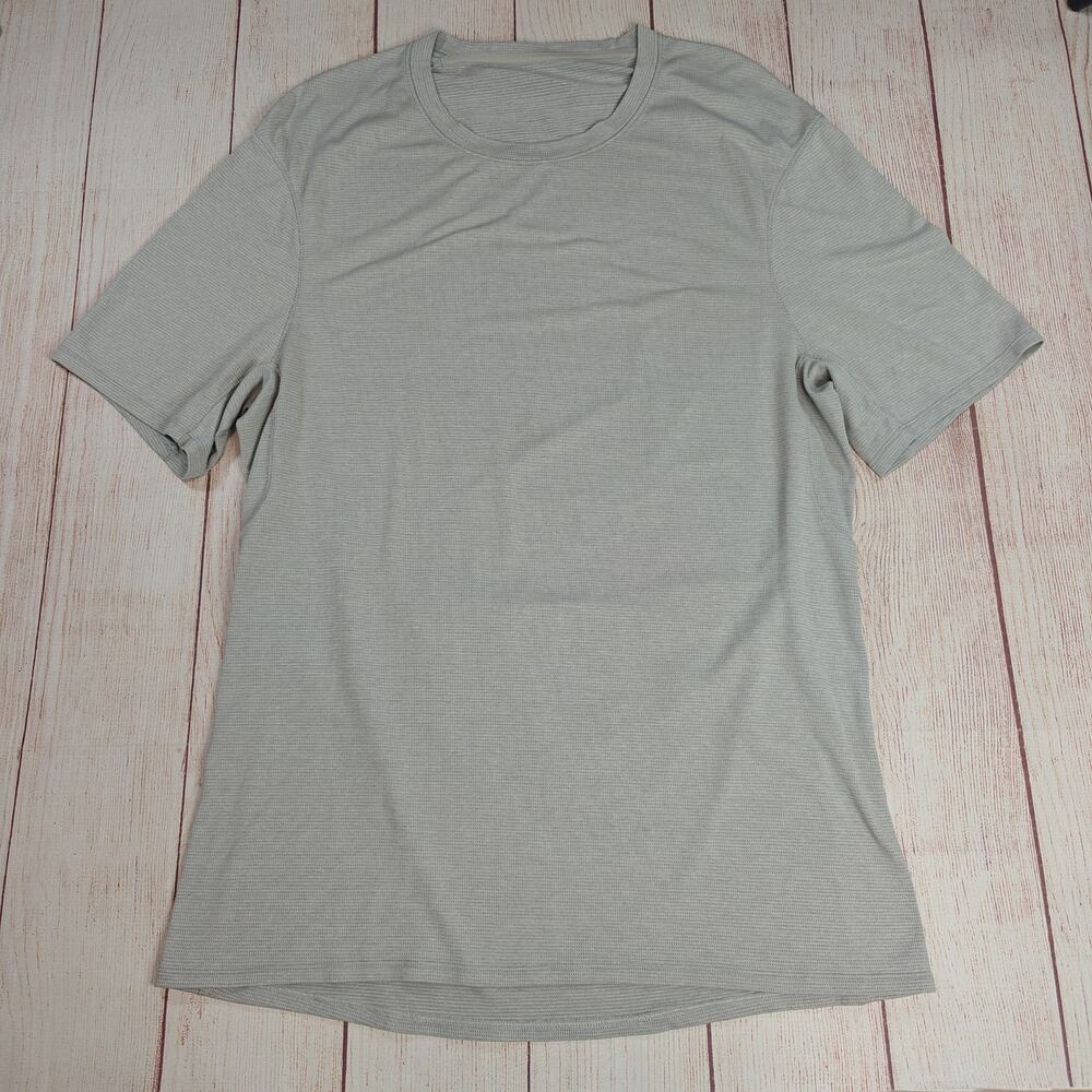 Lululemon Metal Vent Short Sleeve Shirt sz L
